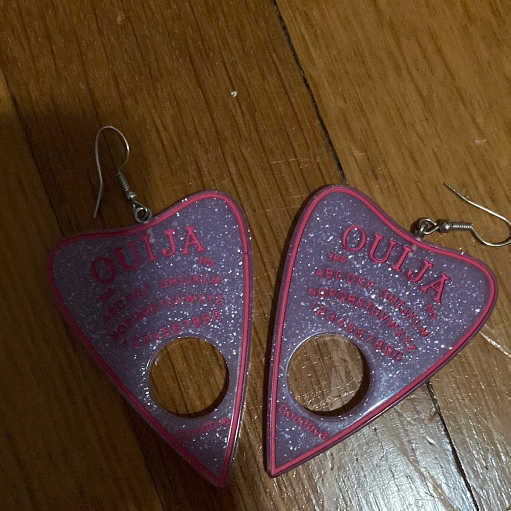 Ouja resin earrings